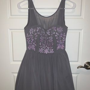 Super cute dress!